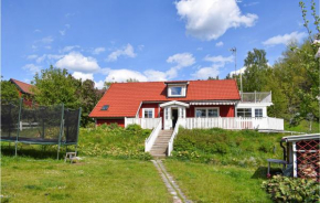 Nice home in Tenhult with 3 Bedrooms